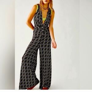 Free People Shayla Jumpsuit Size L check measurmemts